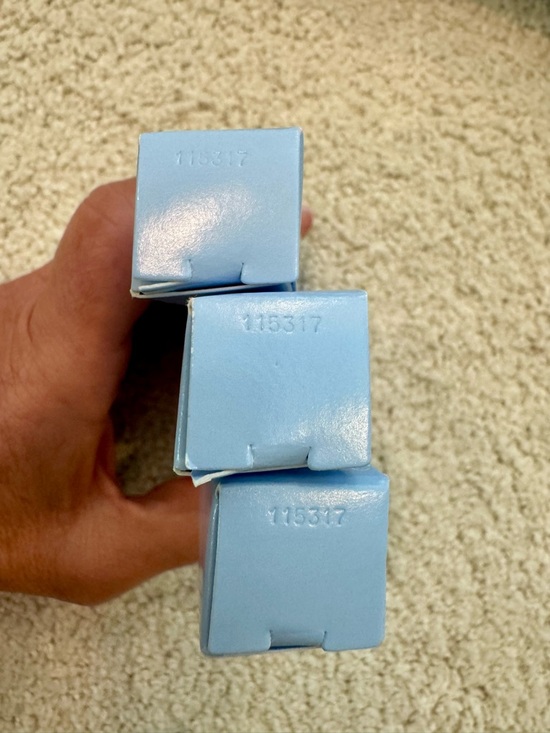 RHODE LE Sugarberry Peptide Lip Treatment Nourishing Glaze, 10ml - Picture 5 of 9